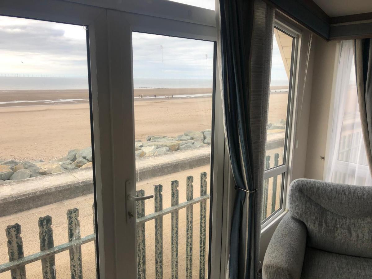 Caravan Hire Golden Sands Sea Front Kinmel Bay Exterior photo