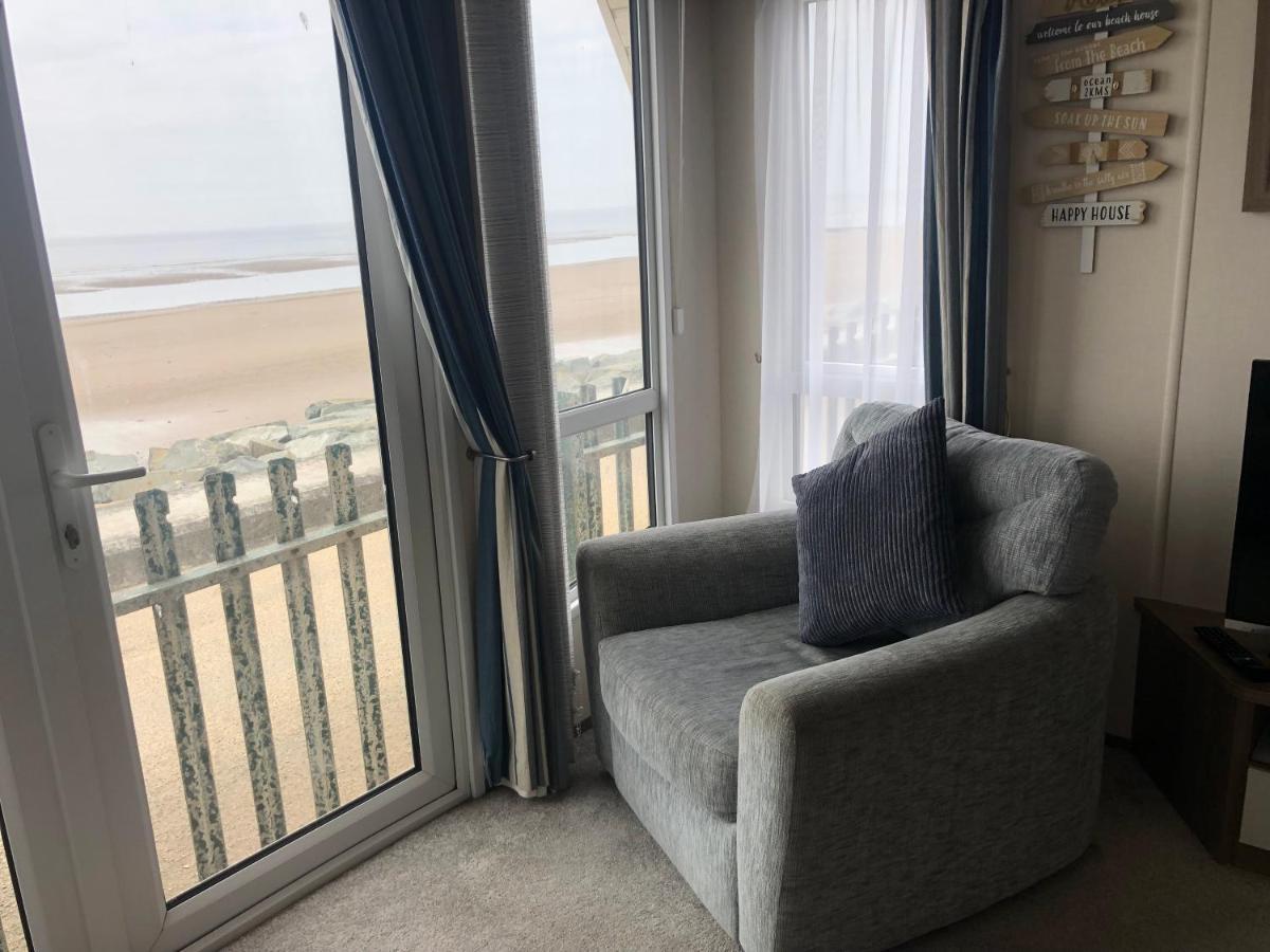 Caravan Hire Golden Sands Sea Front Kinmel Bay Exterior photo