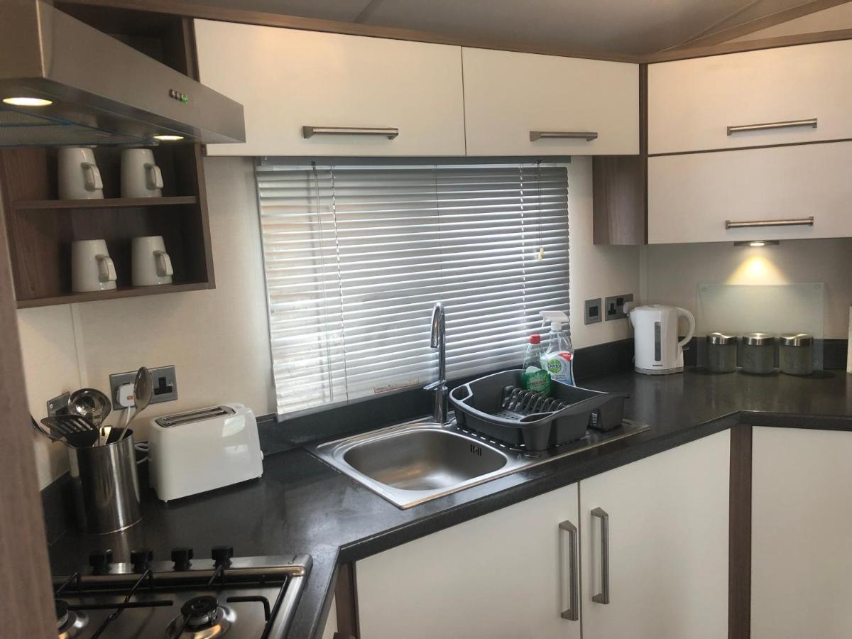 Caravan Hire Golden Sands Sea Front Kinmel Bay Exterior photo